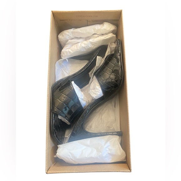 Steve Madden Signal Slides - Black Faux-Crocodile - Picture 2 of 6